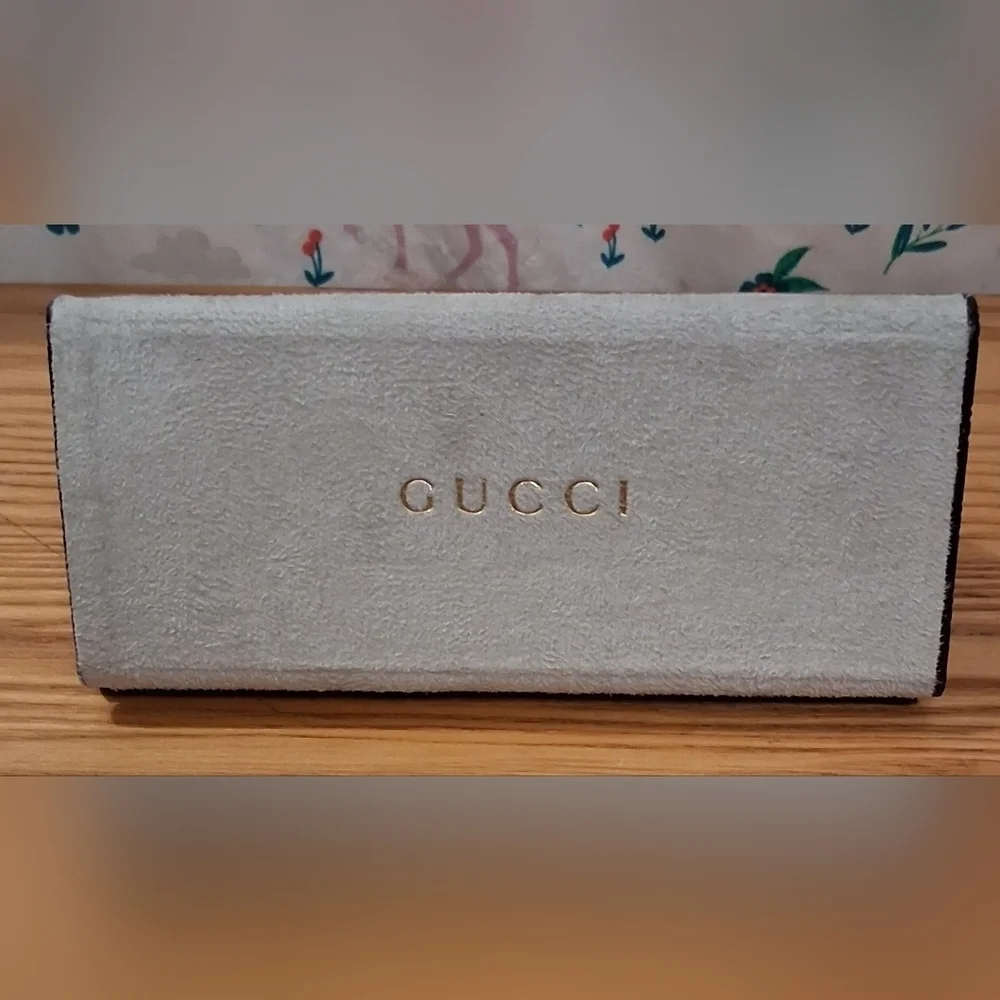 EUC Gucci GG Sima Mocha Signature Folding Sunglass Eyeglass Hard Travel Case